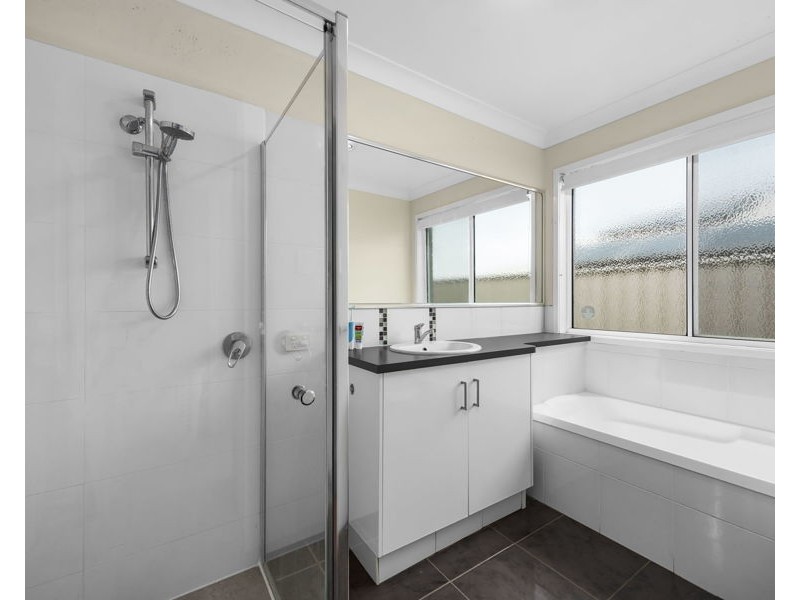13 Ace Drive, Glenvale QLD 4350