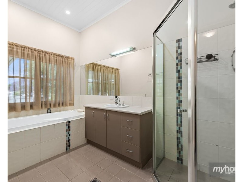 10 Cavell Street, East Toowoomba QLD 4350