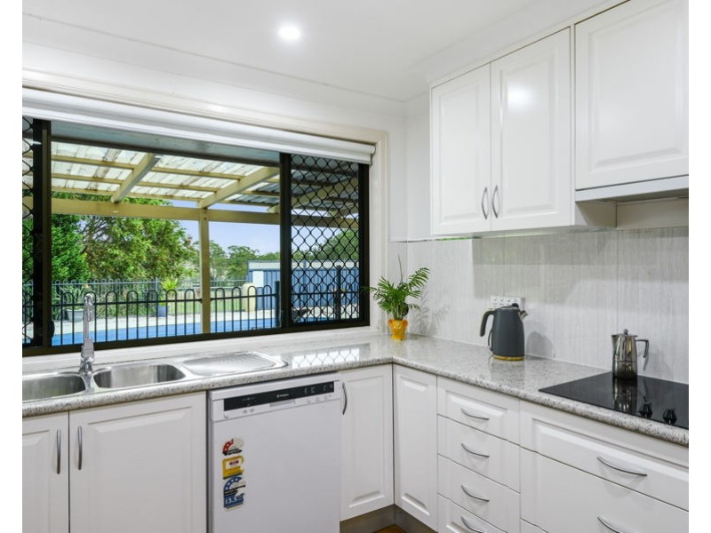 13 Hendy Street, Cranley QLD 4350