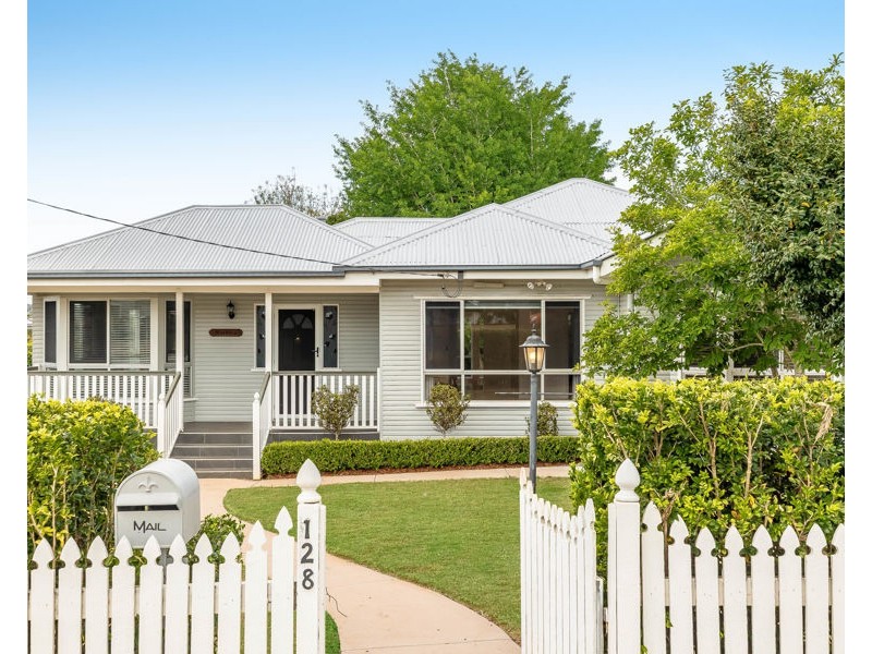 128 Ramsay Street, Centenary Heights QLD 4350