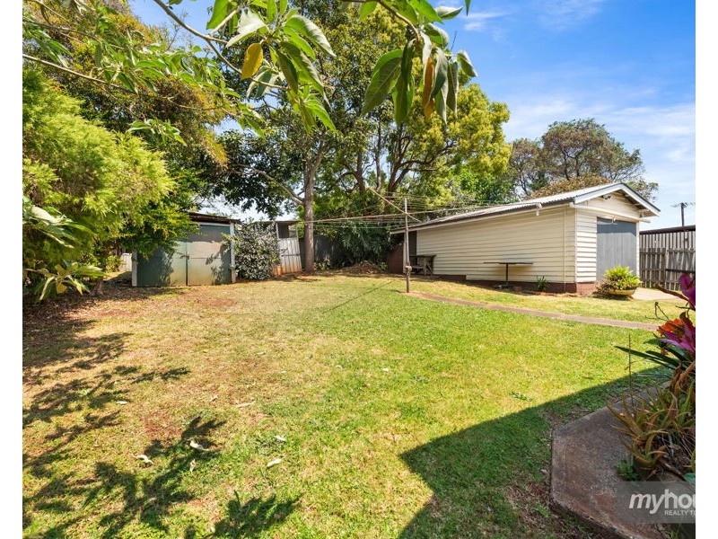 40 Underwood Crescent, Harristown QLD 4350
