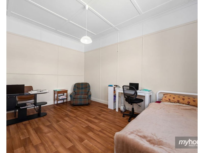 73 Taylor Street, Newtown QLD 4350