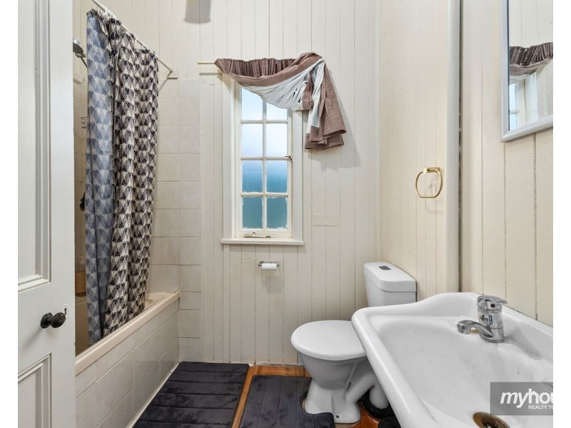 73 Taylor Street, Newtown QLD 4350