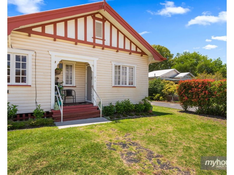 73 Taylor Street, Newtown QLD 4350