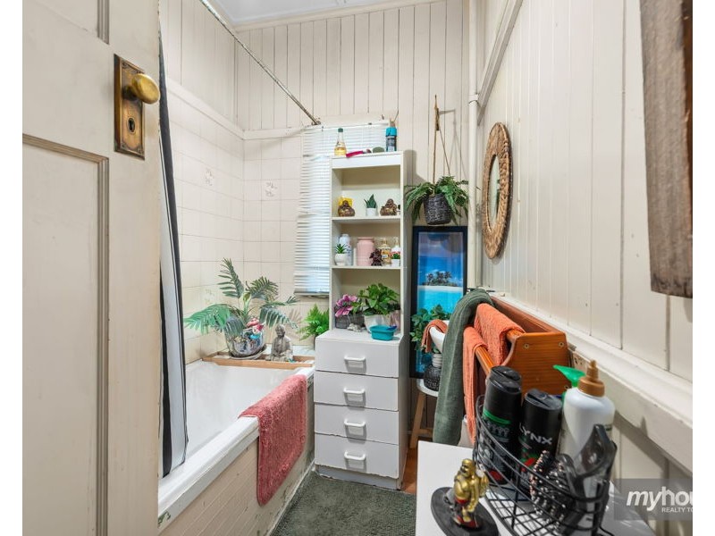 73 Taylor Street, Newtown QLD 4350