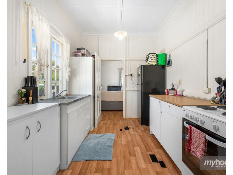 73 Taylor Street, Newtown QLD 4350