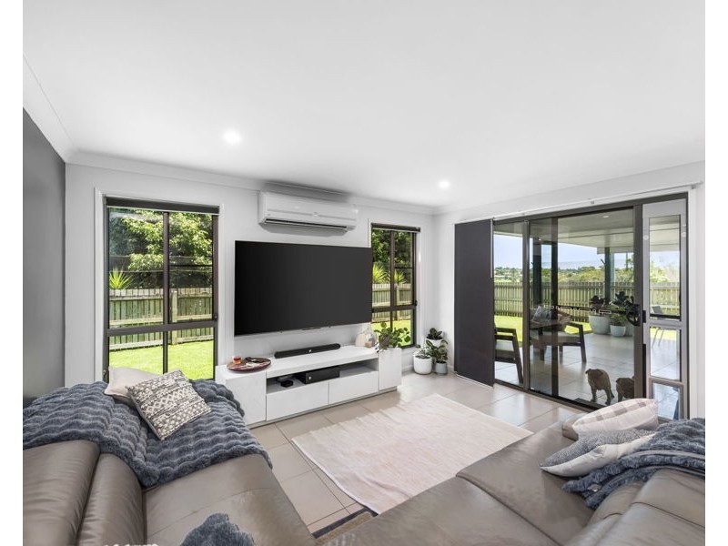 1 Entabeni Drive, Kearneys Spring QLD 4350