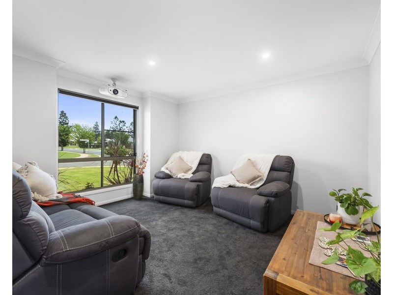 1 Entabeni Drive, Kearneys Spring QLD 4350