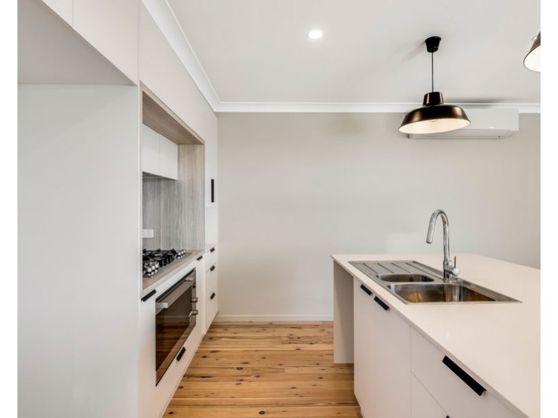 69 Holberton Street, Rockville QLD 4350