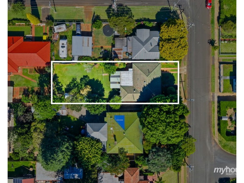 227 Campbell Street, Newtown QLD 4350