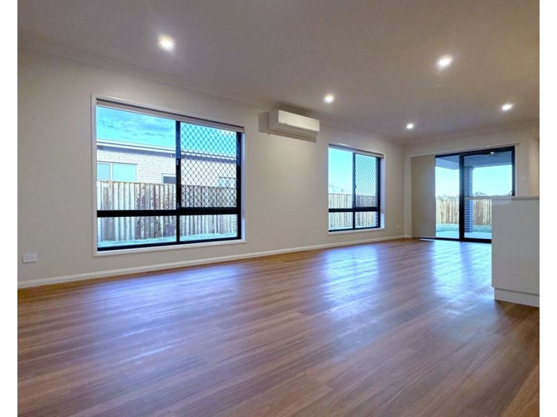 16 St Andrews Crescent, Highfields QLD 4352