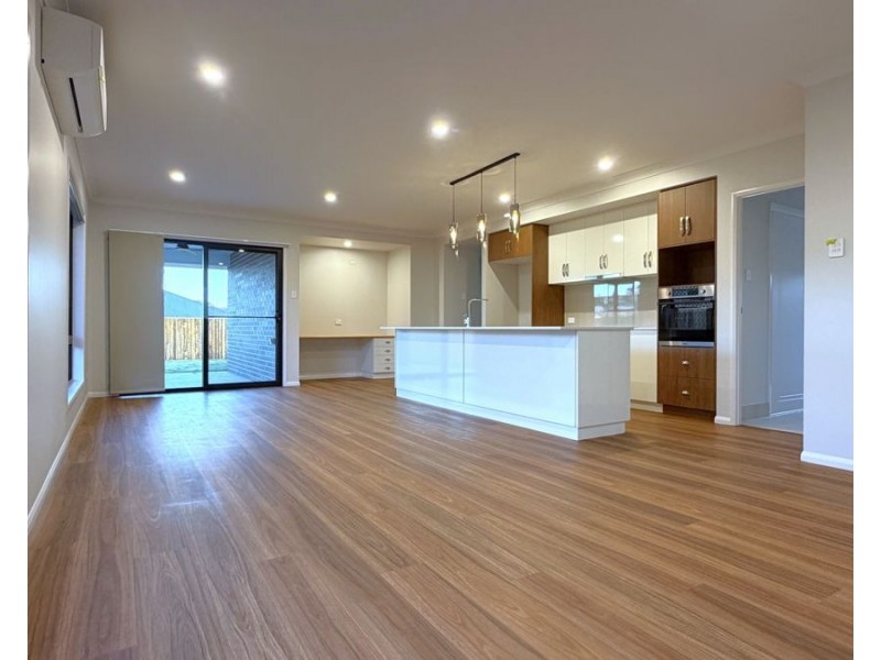 16 St Andrews Crescent, Highfields QLD 4352
