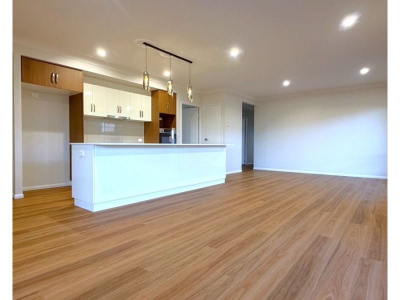 16 St Andrews Crescent, Highfields QLD 4352
