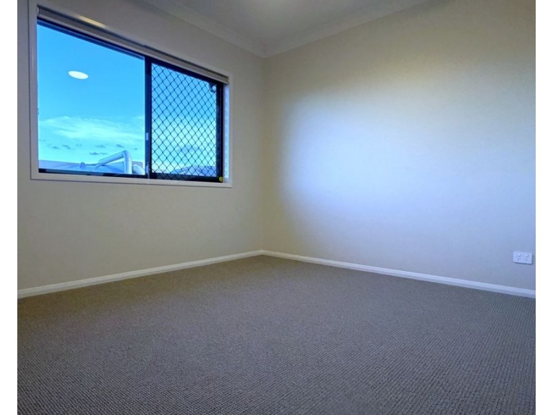 16 St Andrews Crescent, Highfields QLD 4352