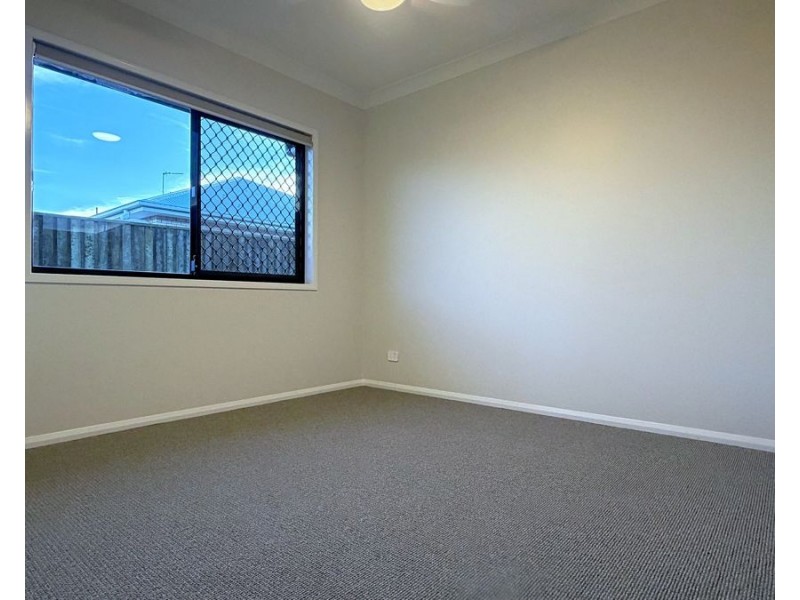 16 St Andrews Crescent, Highfields QLD 4352