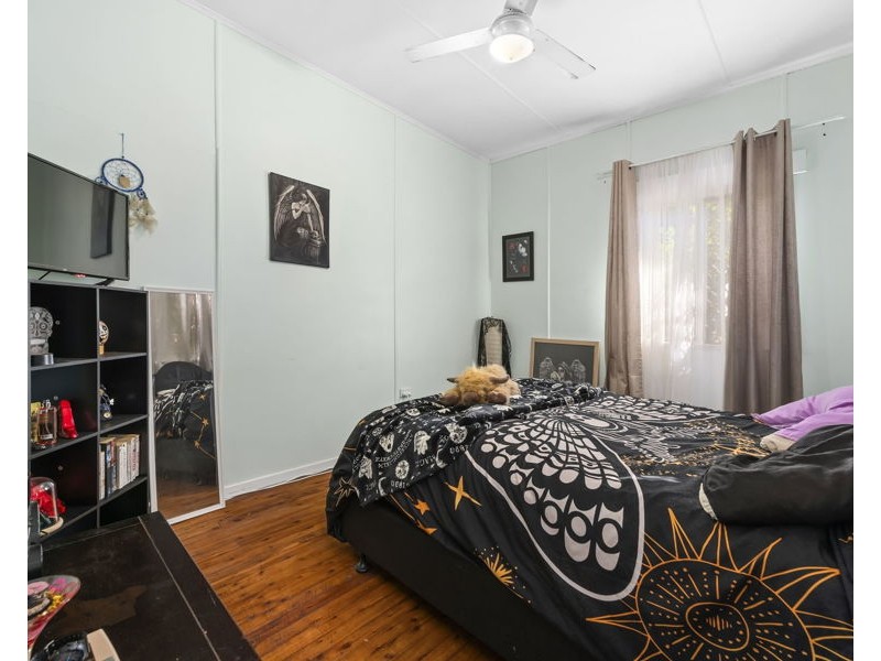 1 Goode Street, Newtown QLD 4350