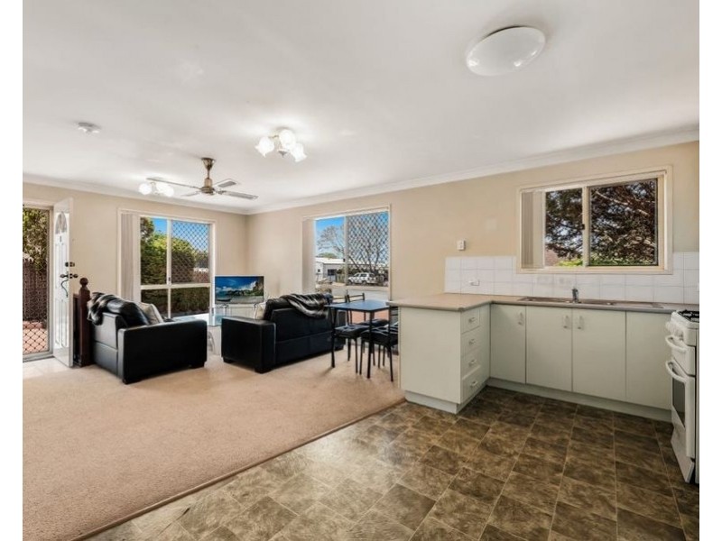 1/33 Helen Street, Newtown QLD 4350