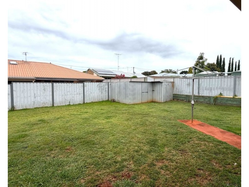 400 Stenner Street, Kearneys Spring QLD 4350