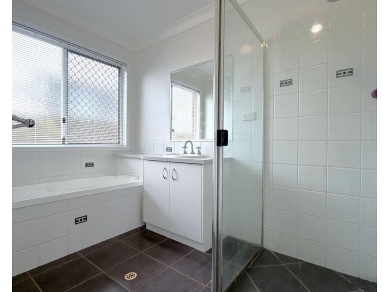 1/428 West Street, Kearneys Spring QLD 4350