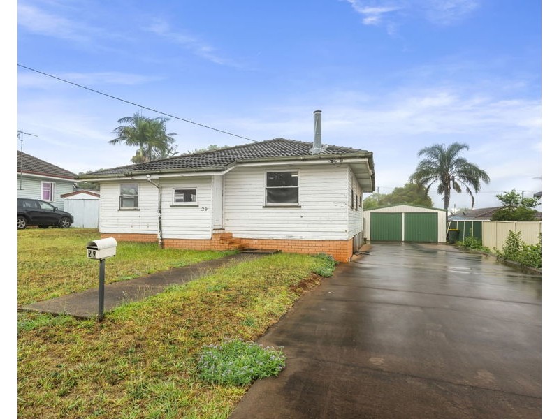 29 Priest Street, Rockville QLD 4350