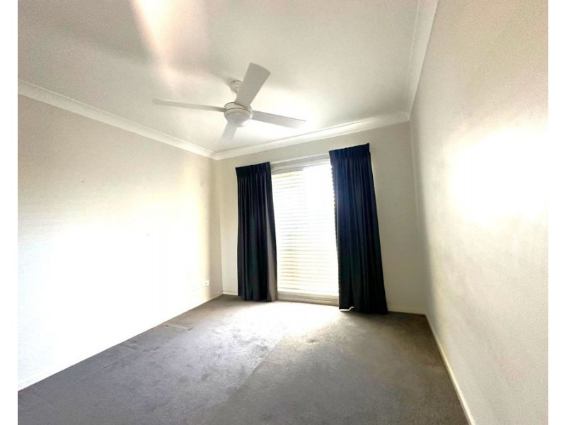 8 Neiwand Street, Kearneys Spring QLD 4350