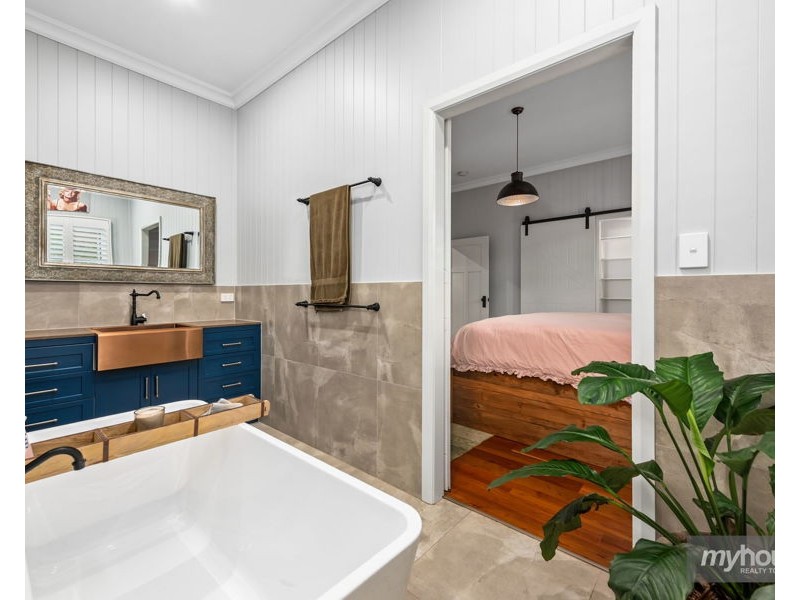 6 Jenkins Street, Newtown QLD 4350