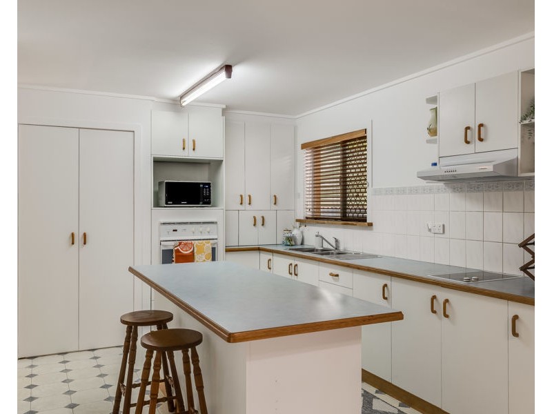 4 Cathro Street, Rockville QLD 4350