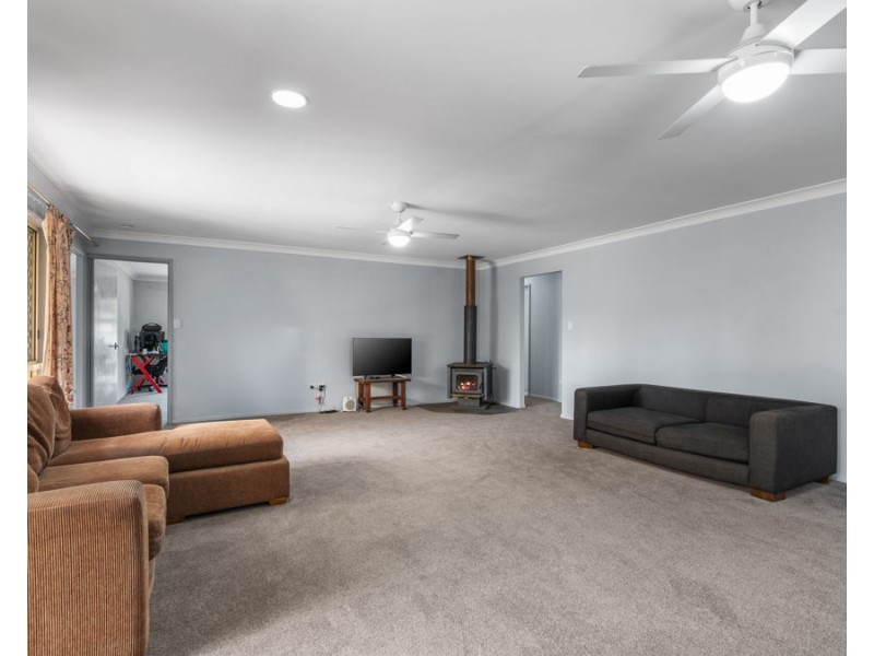 1 Belclaire Drive, Westbrook QLD 4350