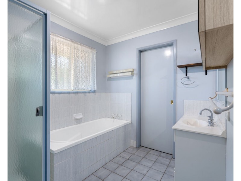 1 Belclaire Drive, Westbrook QLD 4350