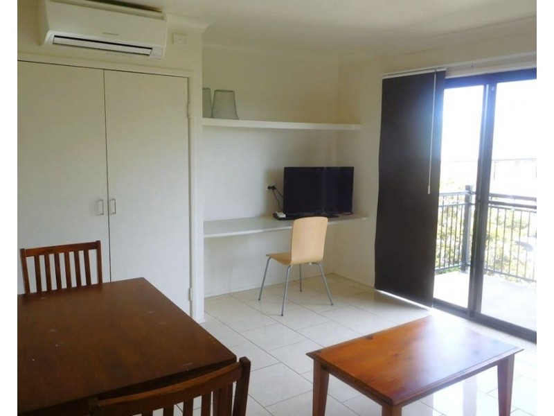 21/1-3 Uniplaza Court, Kearneys Spring QLD 4350