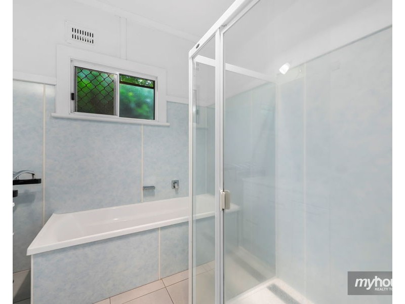 27 Beelbee Street, Harristown QLD 4350