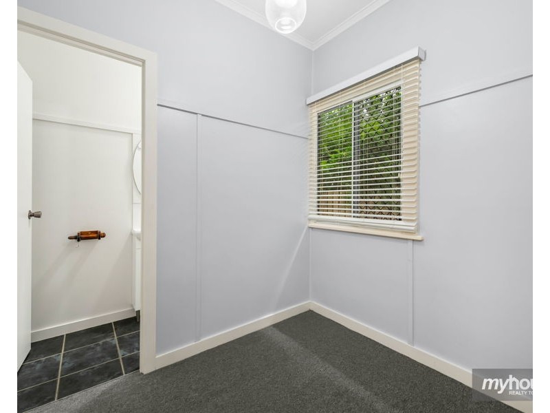 27 Beelbee Street, Harristown QLD 4350