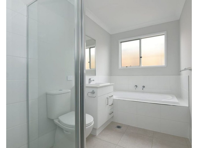 2/21 Kaytons Street, Drayton QLD 4350