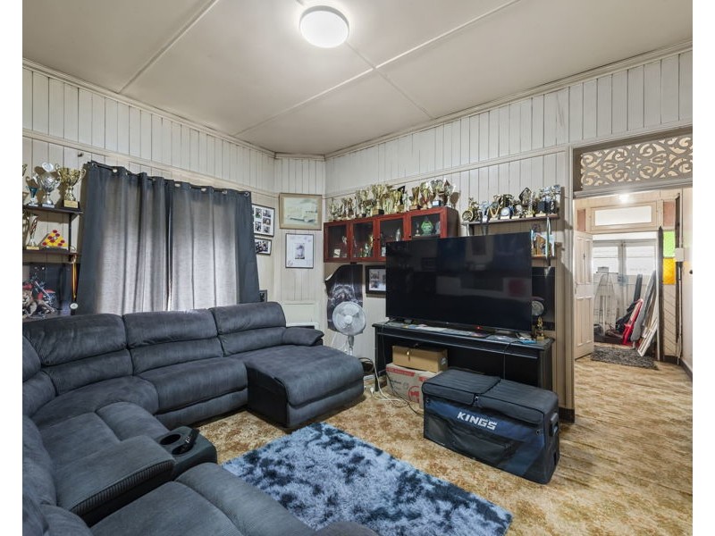 51 West Street, Newtown QLD 4350