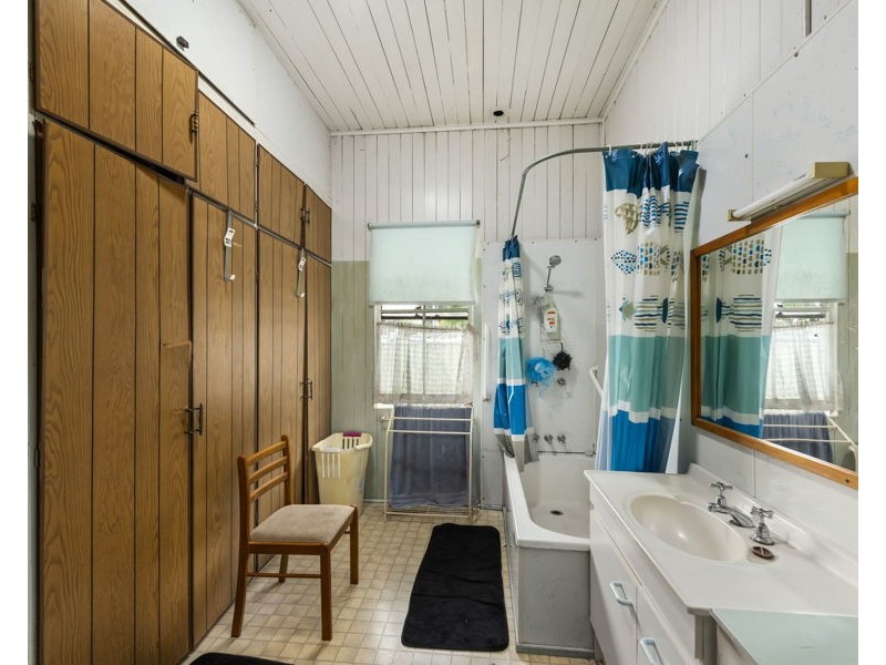 51 West Street, Newtown QLD 4350