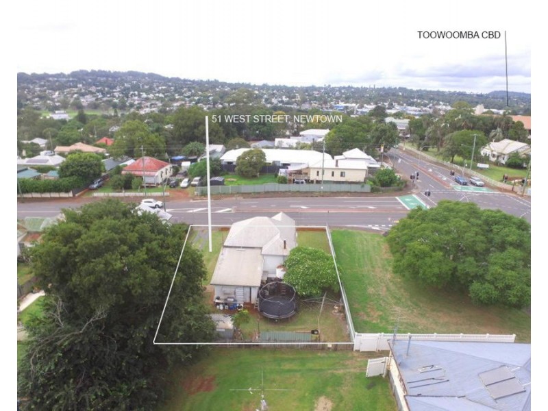 51 West Street, Newtown QLD 4350