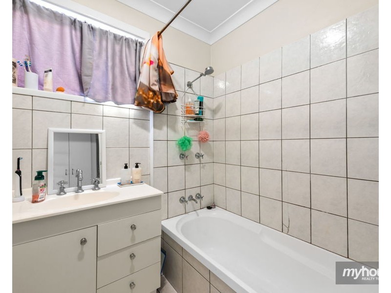 11 Fromalls Street, Harristown QLD 4350