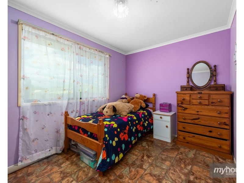 12 Gainsborough Drive, Glenvale QLD 4350