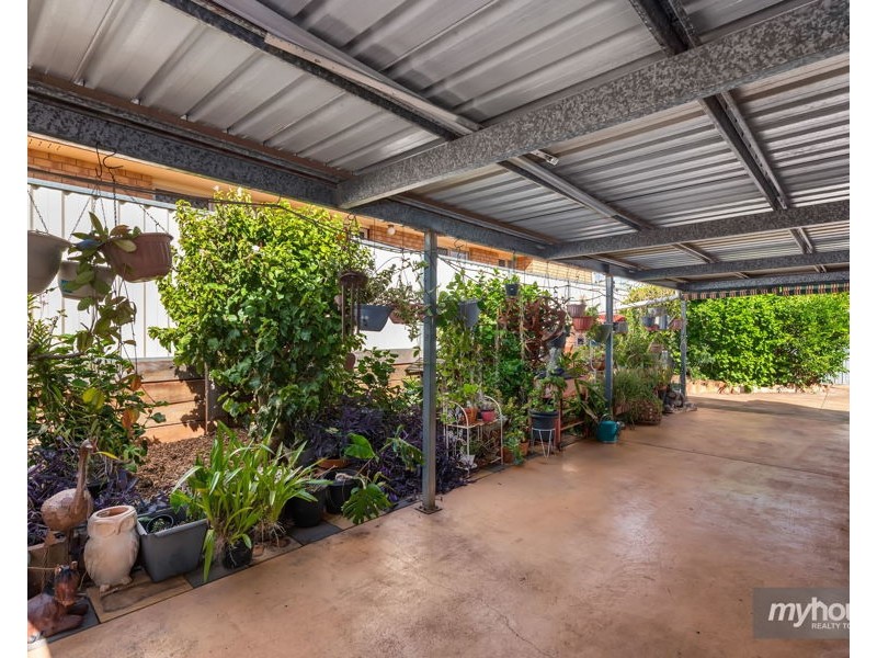 12 Gainsborough Drive, Glenvale QLD 4350