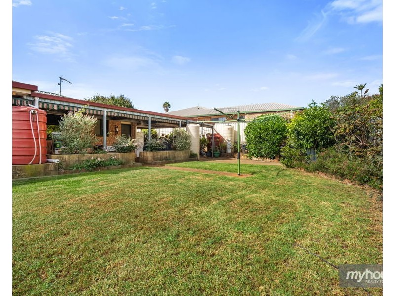 12 Gainsborough Drive, Glenvale QLD 4350