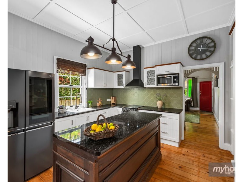 6 Jenkins Street, Newtown QLD 4350