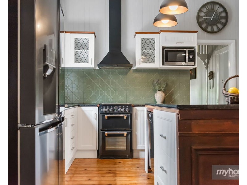 6 Jenkins Street, Newtown QLD 4350