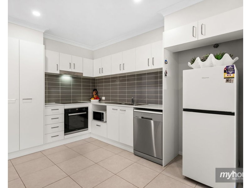 2/14 Wolff Street, Cotswold Hills QLD 4350