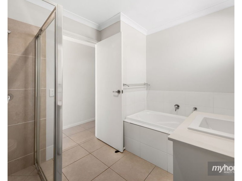 2/14 Wolff Street, Cotswold Hills QLD 4350