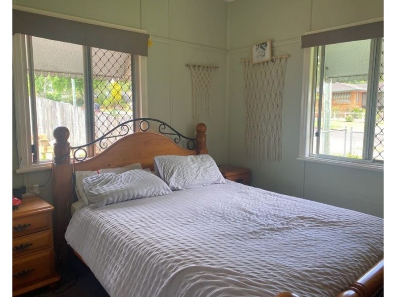 8a Dodd Street, Newtown QLD 4350