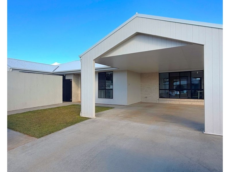 22 Madonna Circuit, Middle Ridge QLD 4350