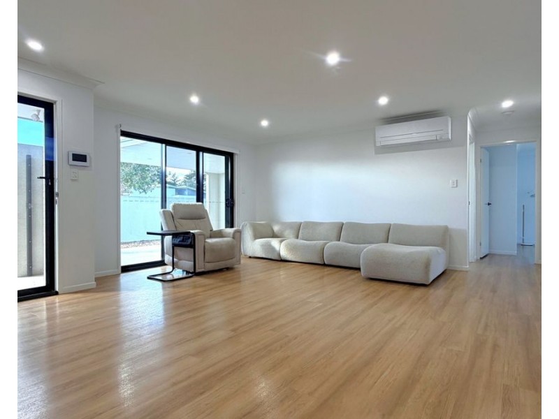 22 Madonna Circuit, Middle Ridge QLD 4350