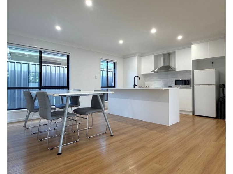 22 Madonna Circuit, Middle Ridge QLD 4350
