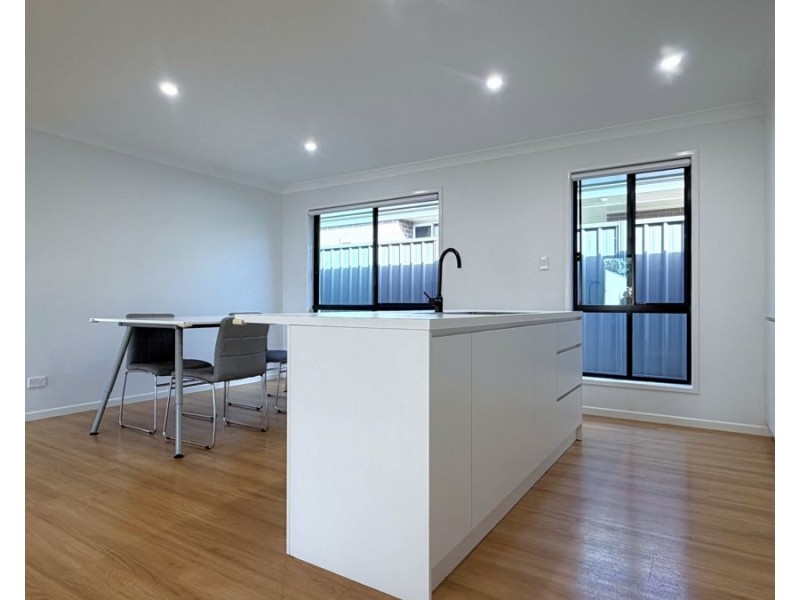 22 Madonna Circuit, Middle Ridge QLD 4350