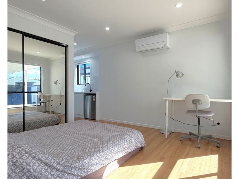 22 Madonna Circuit, Middle Ridge QLD 4350